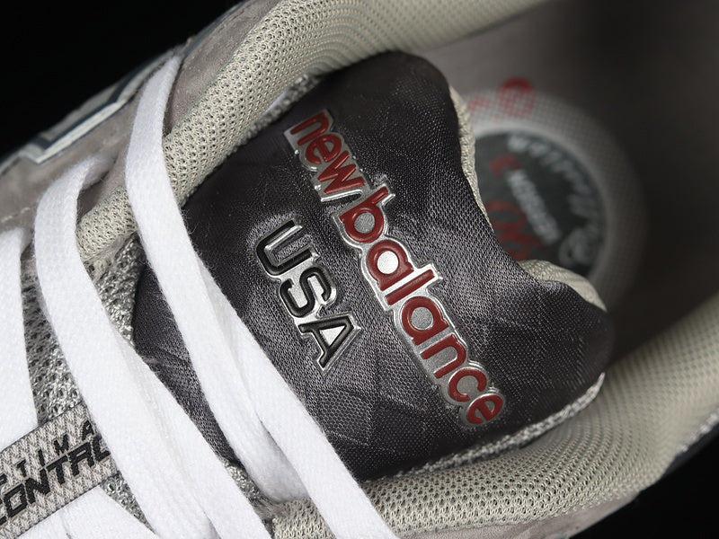 New Balance 990v3 [M990GY3]