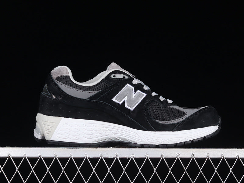 New Balance 2002R Gore-Tex [M2002RXD]