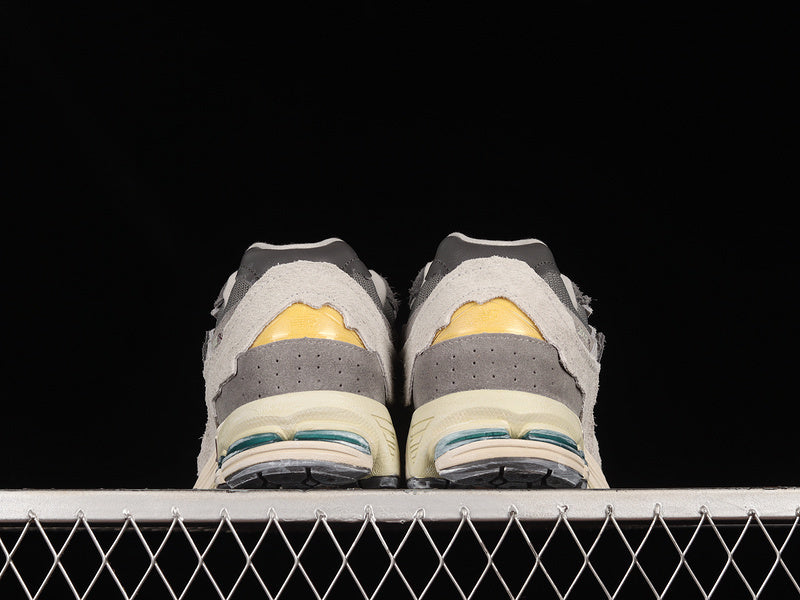 New Balance 2002R [M2002RDA]