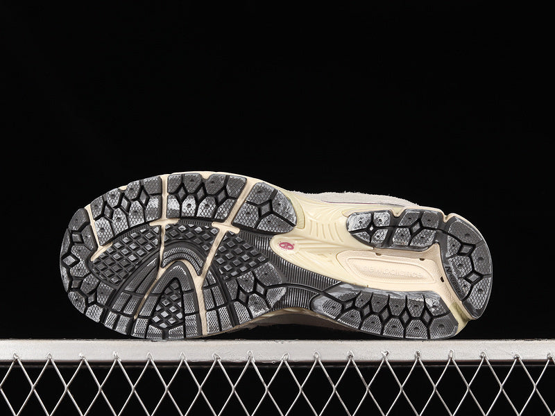 New Balance 2002R [M2002RDA]