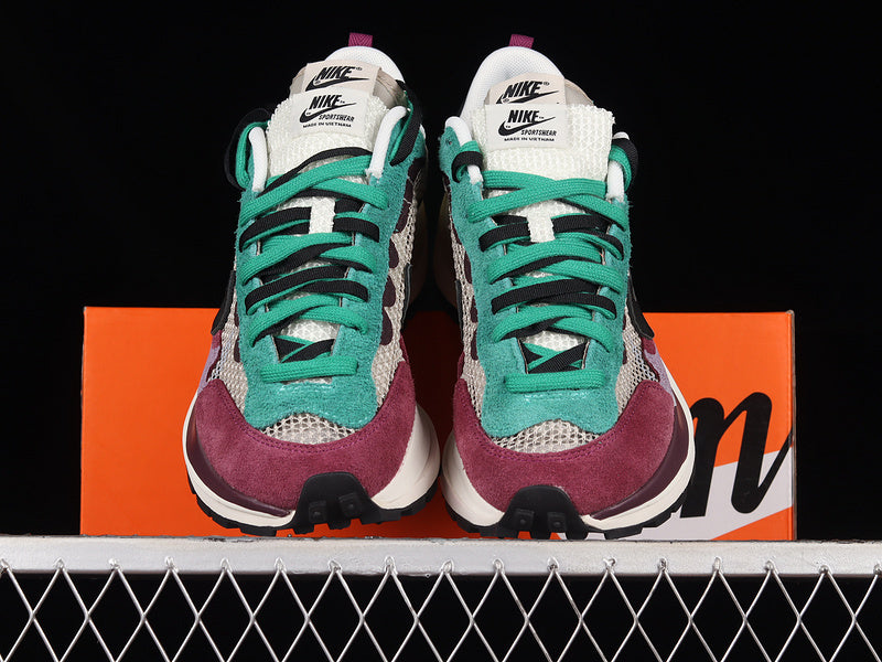 Nike x Sacai VaporWaffle [DD3035-200]