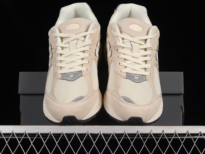 New Balance 2002R [M2002RCC]